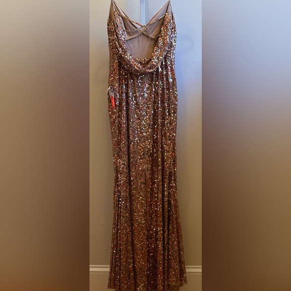 NWT MAC DUGGAL Sequined Spaghetti Strap Cowl Back Gown Sz 4 Copper - Picture 6 of 15